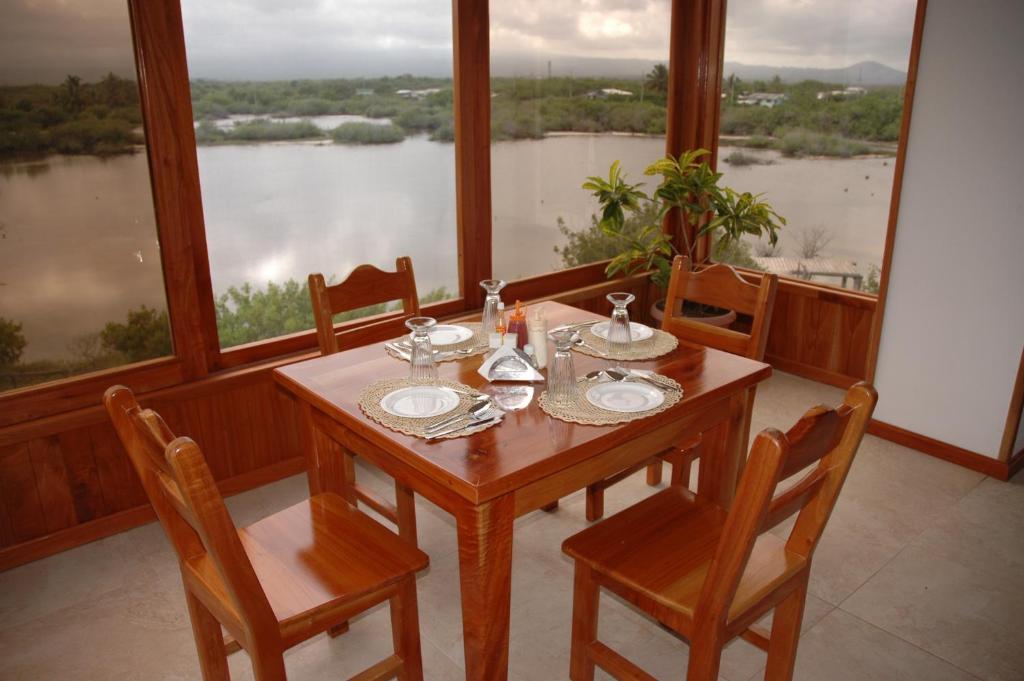 Hotel La Laguna Galapagos Puerto Villamil Exterior photo